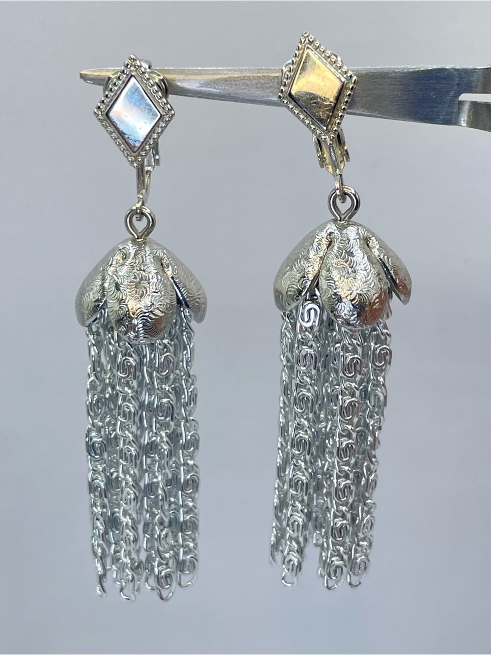Sarah Coventry Silver Tone Tassel Chain Clip On Earrings Vintage Statement